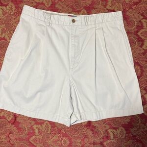 Men’s khaki shorts